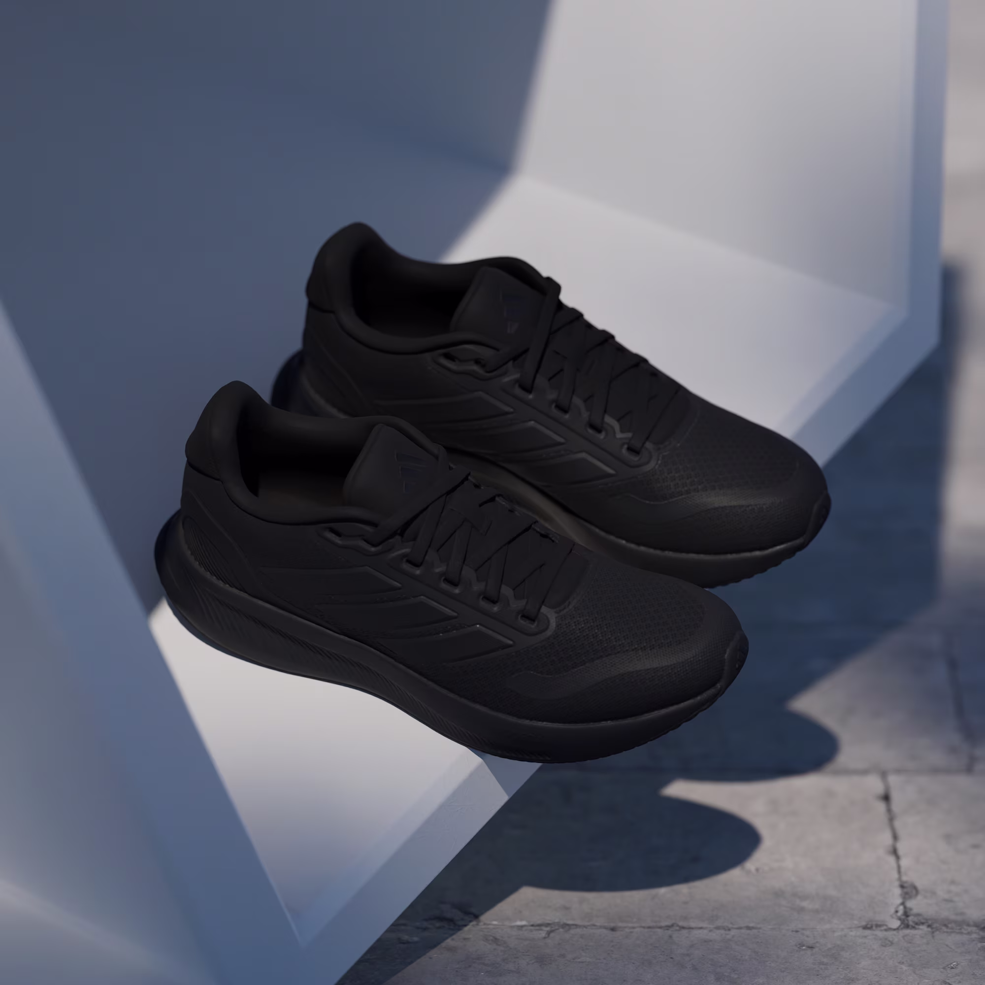 Runfalcon_5_Shoes_Black_IE8586_HM5