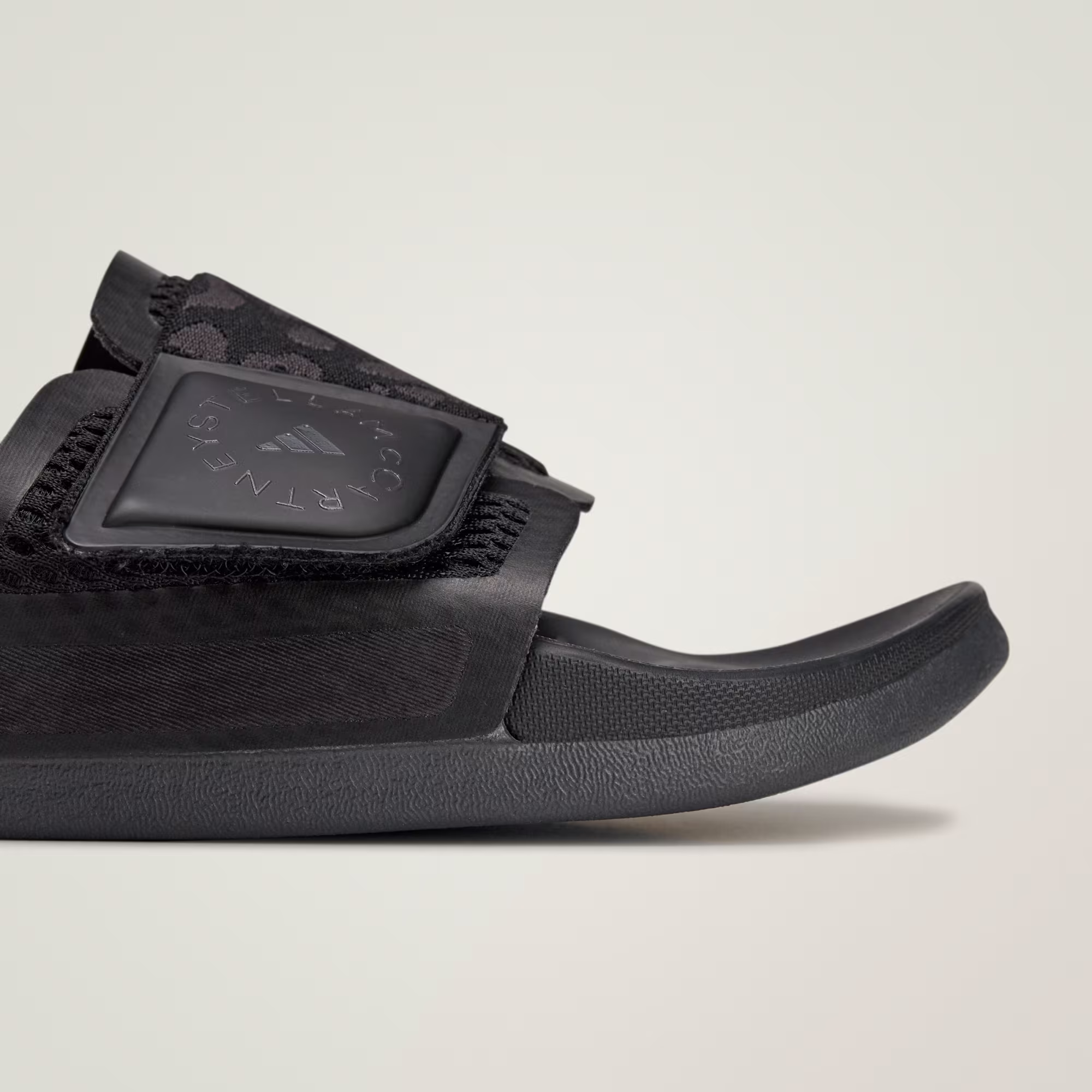 adidas_by_Stella_McCartney_slide_shoes_Black_JQ9182_41_detail