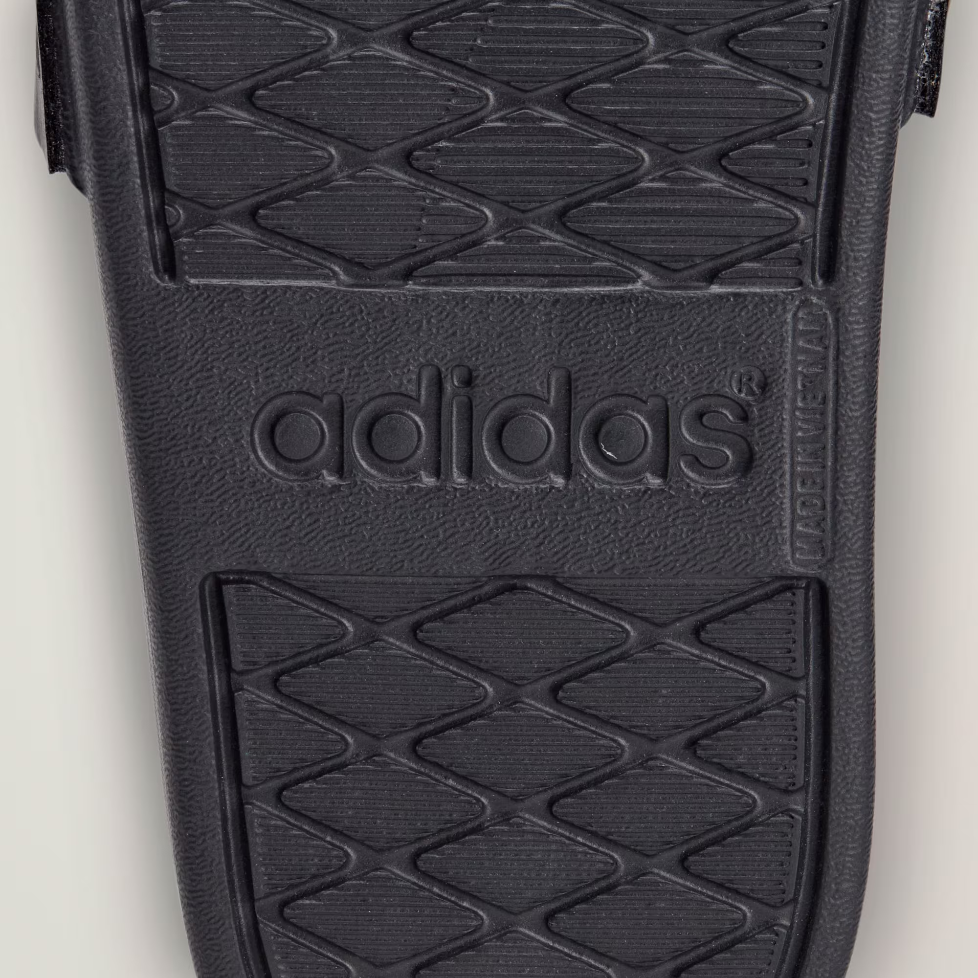 adidas_by_Stella_McCartney_slide_shoes_Black_JQ9182_42_detail